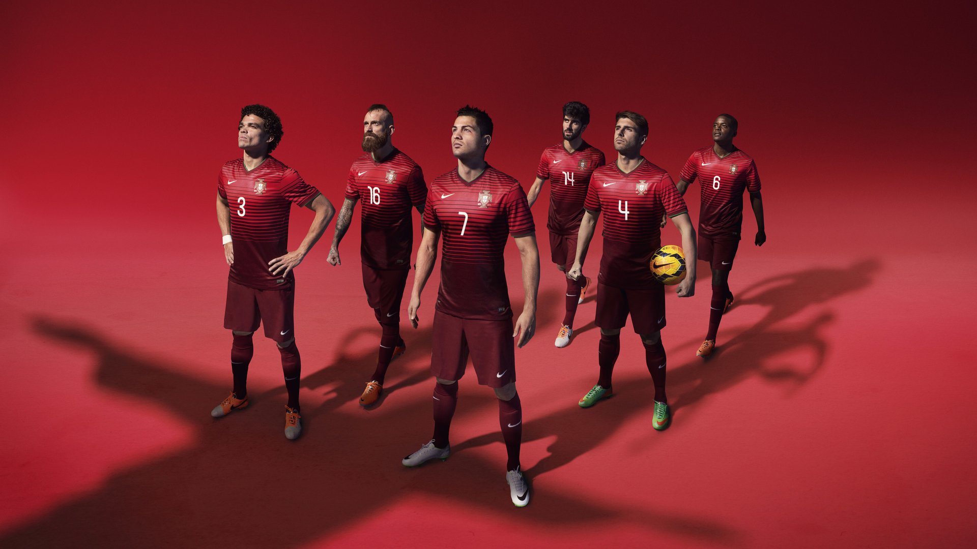 开云全站-“足球+健康”理念在全国基层广泛传播，运动全民化深入人心，足球运动在全民健身中的意义